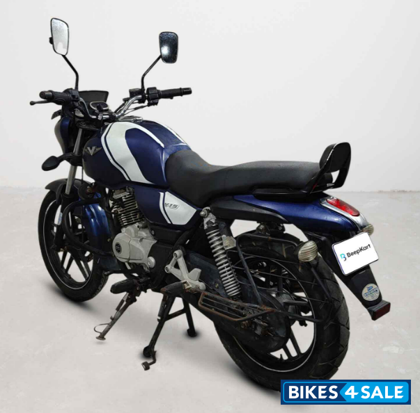 Bajaj V15