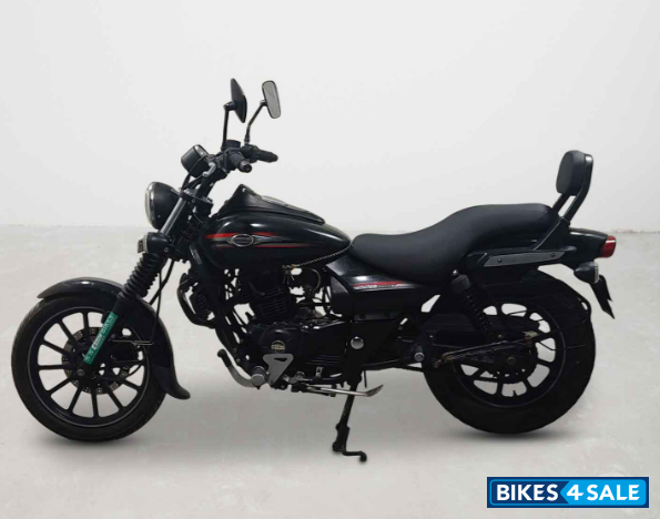 Bajaj Avenger Street 220