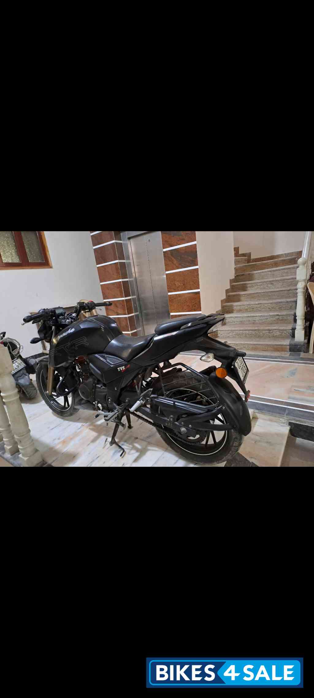 Matt Black TVS Apache RTR 200 4V