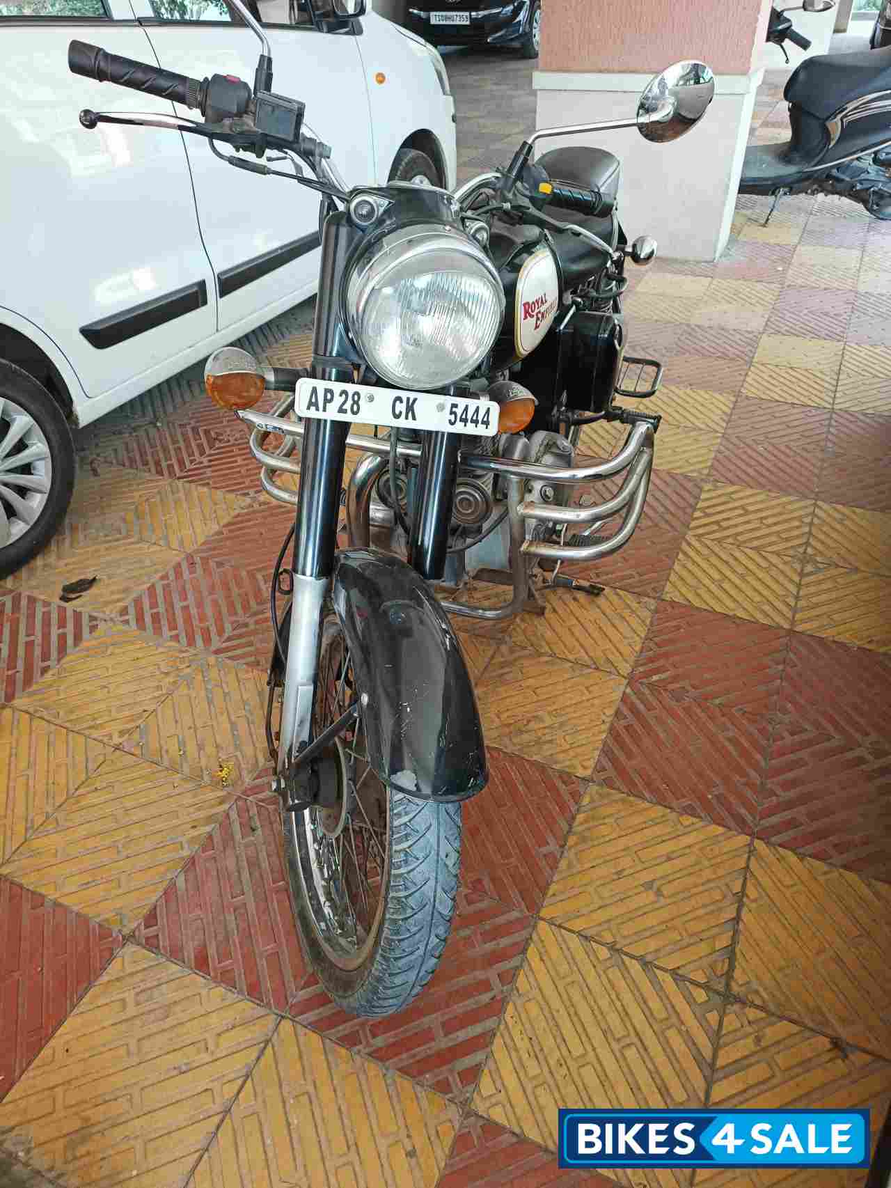 Black Royal Enfield Bullet Standard 350