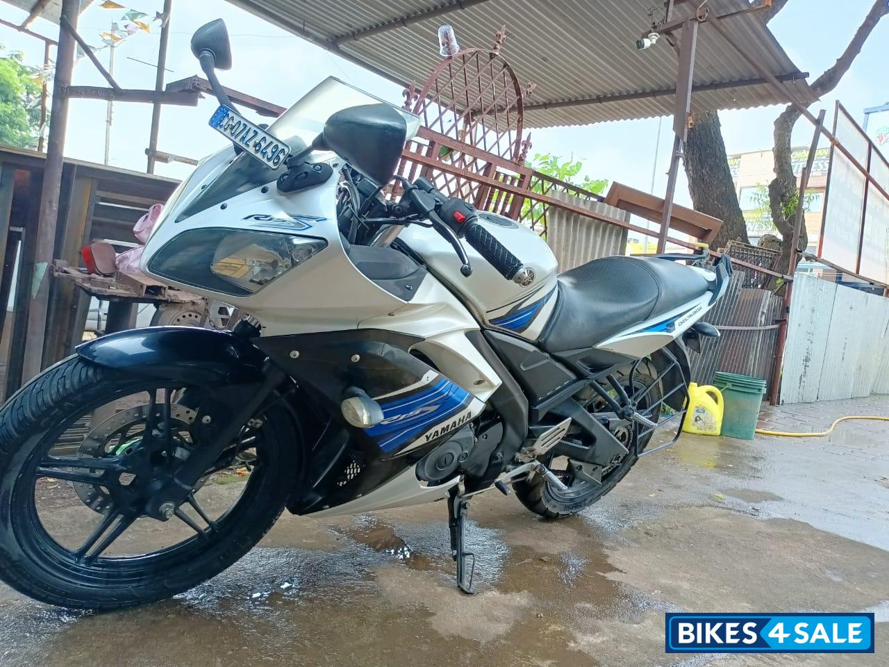 Blue & White Yamaha YZF R15 S