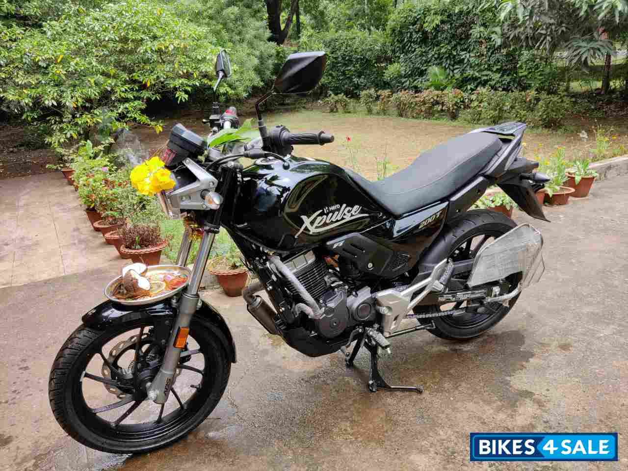 Black Hero XPulse 200T