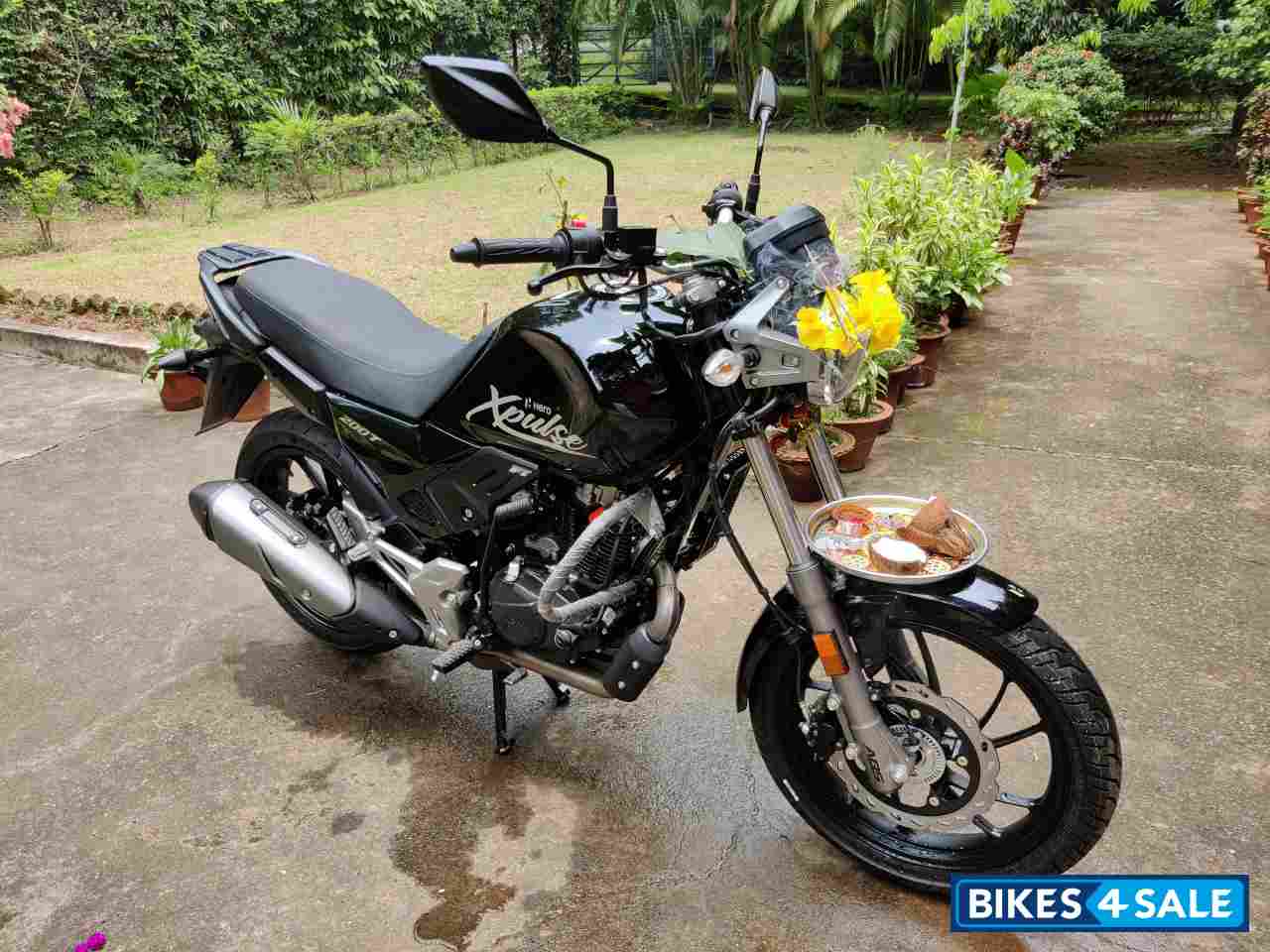 Black Hero XPulse 200T
