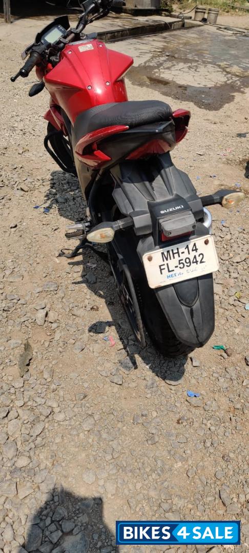 Red Suzuki Gixxer 150 Red Suzuki Gixxer 150