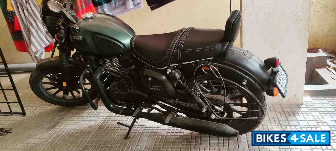 Yezdi Roadster Dual Tone