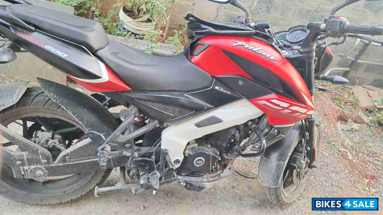 Bajaj Pulsar 200 NS