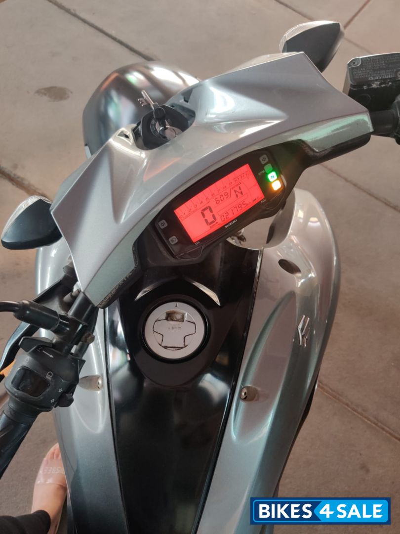 Grey Suzuki Intruder BSIV 155