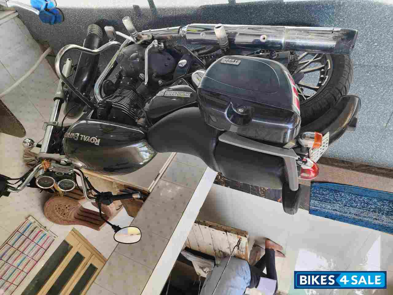 Lighting Royal Enfield Thunderbird 350