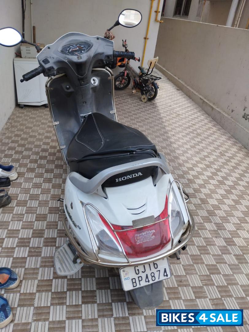 White Honda Activa 3G