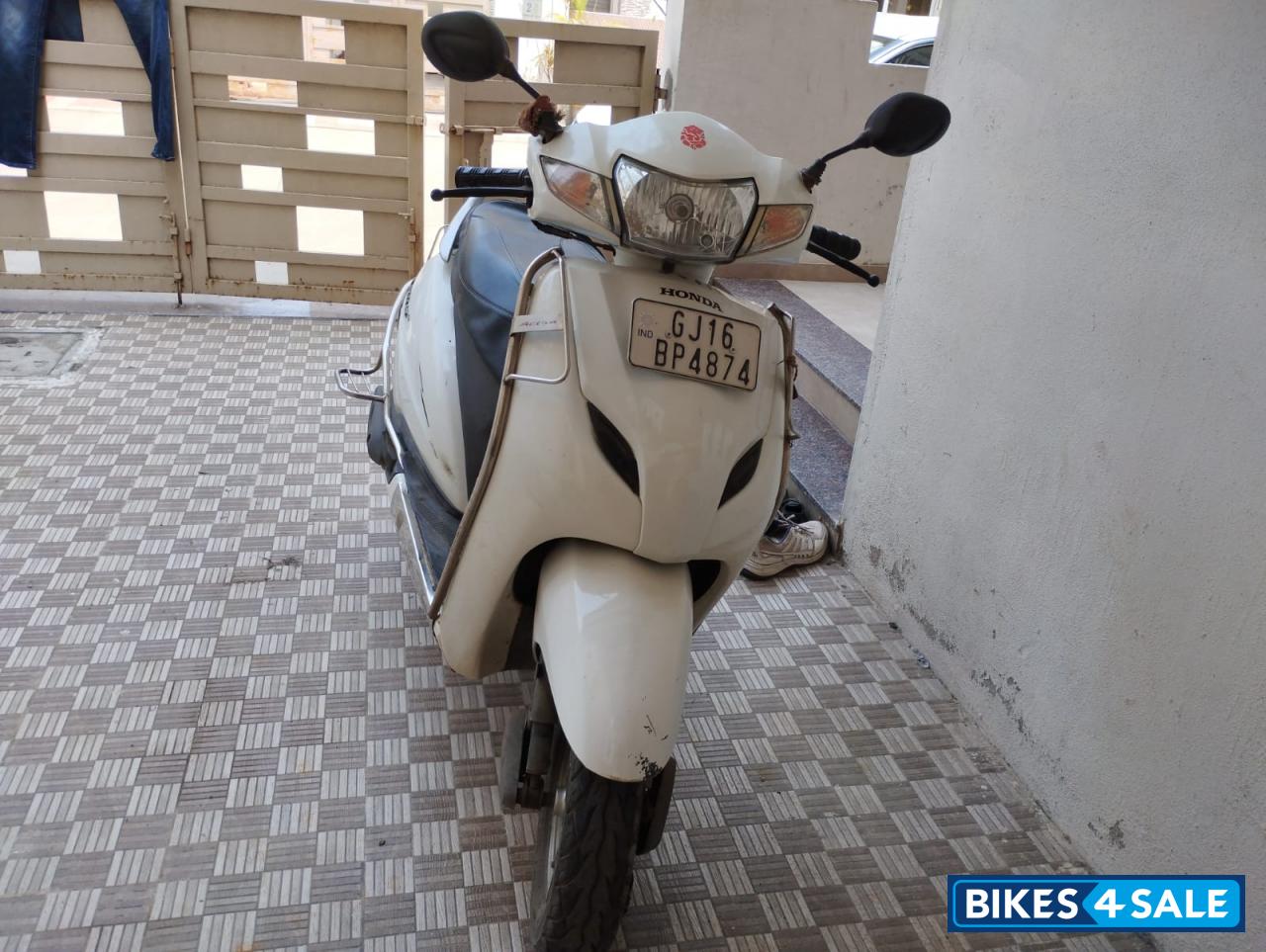 White Honda Activa 3G