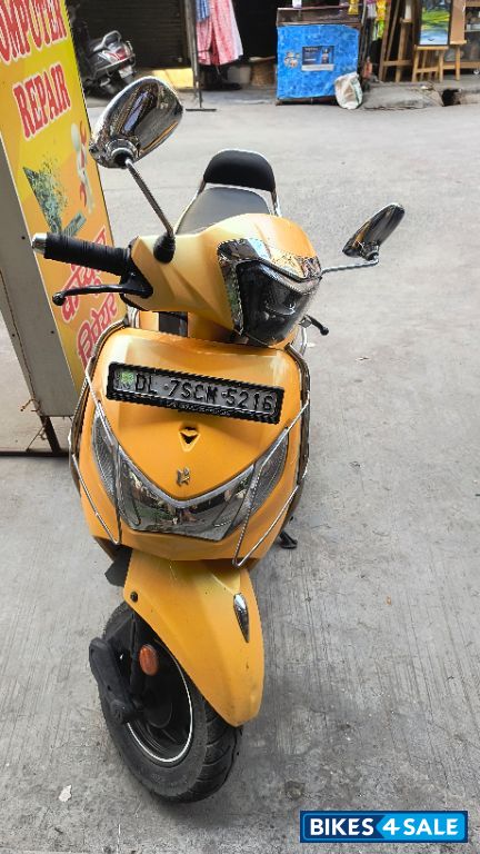 Jubilant Yellow Hero Pleasure Plus XTec