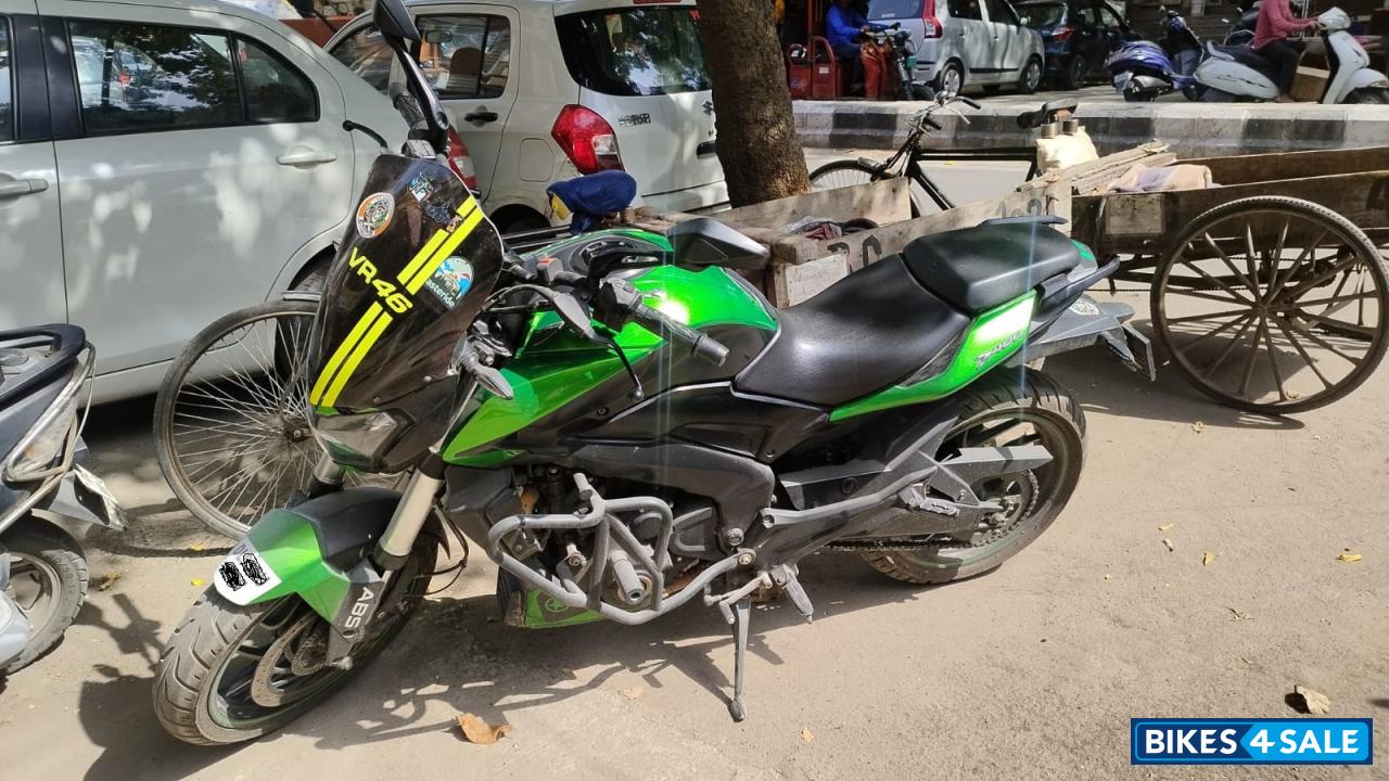 Green Bajaj Dominar 400 Disc
