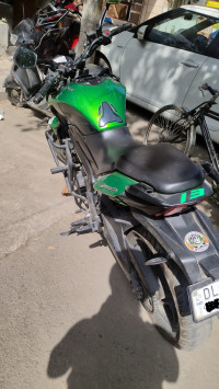 Green Bajaj Dominar 400 Disc
