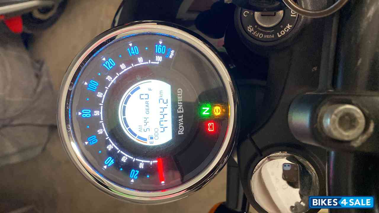 Yellow Royal Enfield Meteor 350 Fireball Yellow Royal Enfield Meteor 350 Fireball