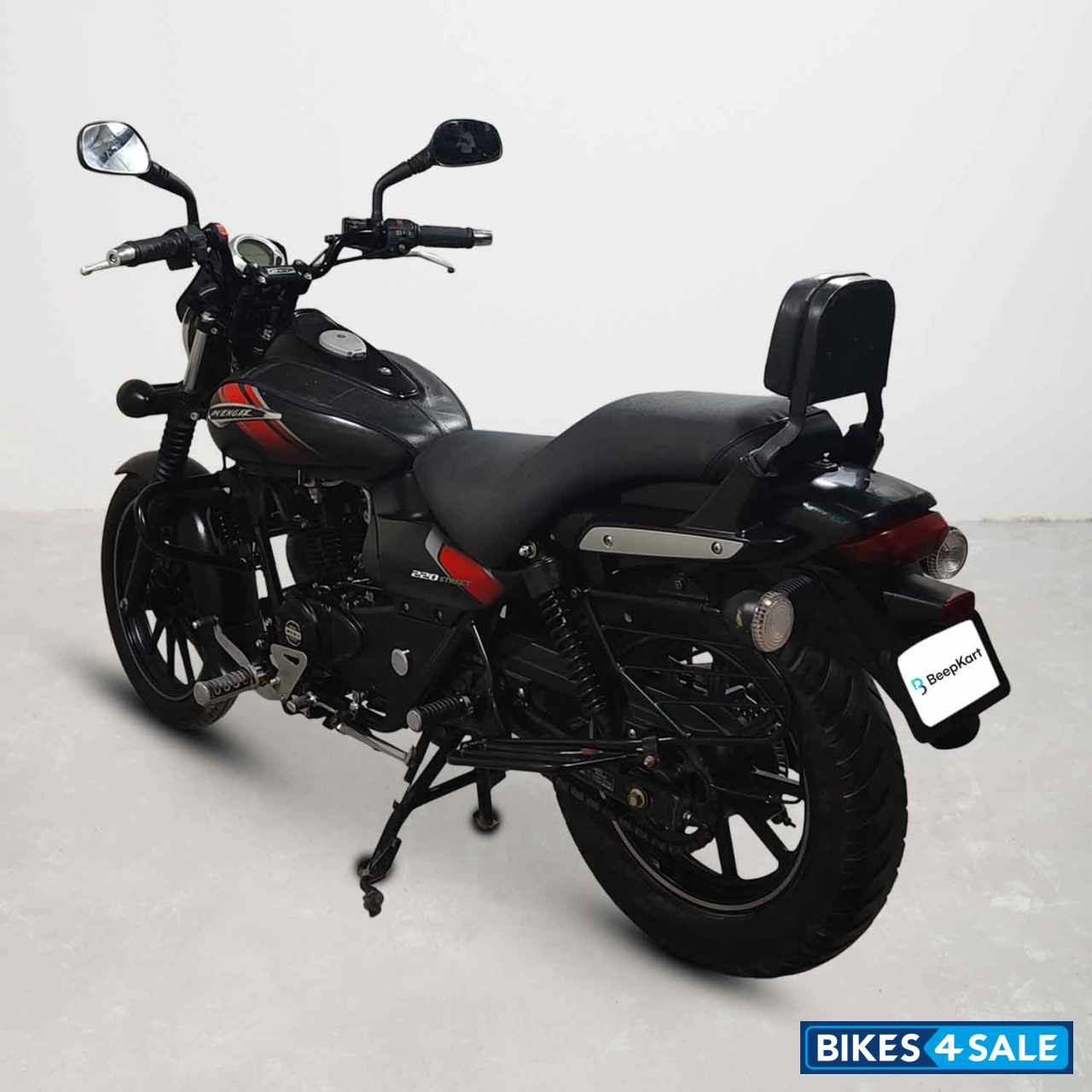 Bajaj Avenger Street 220