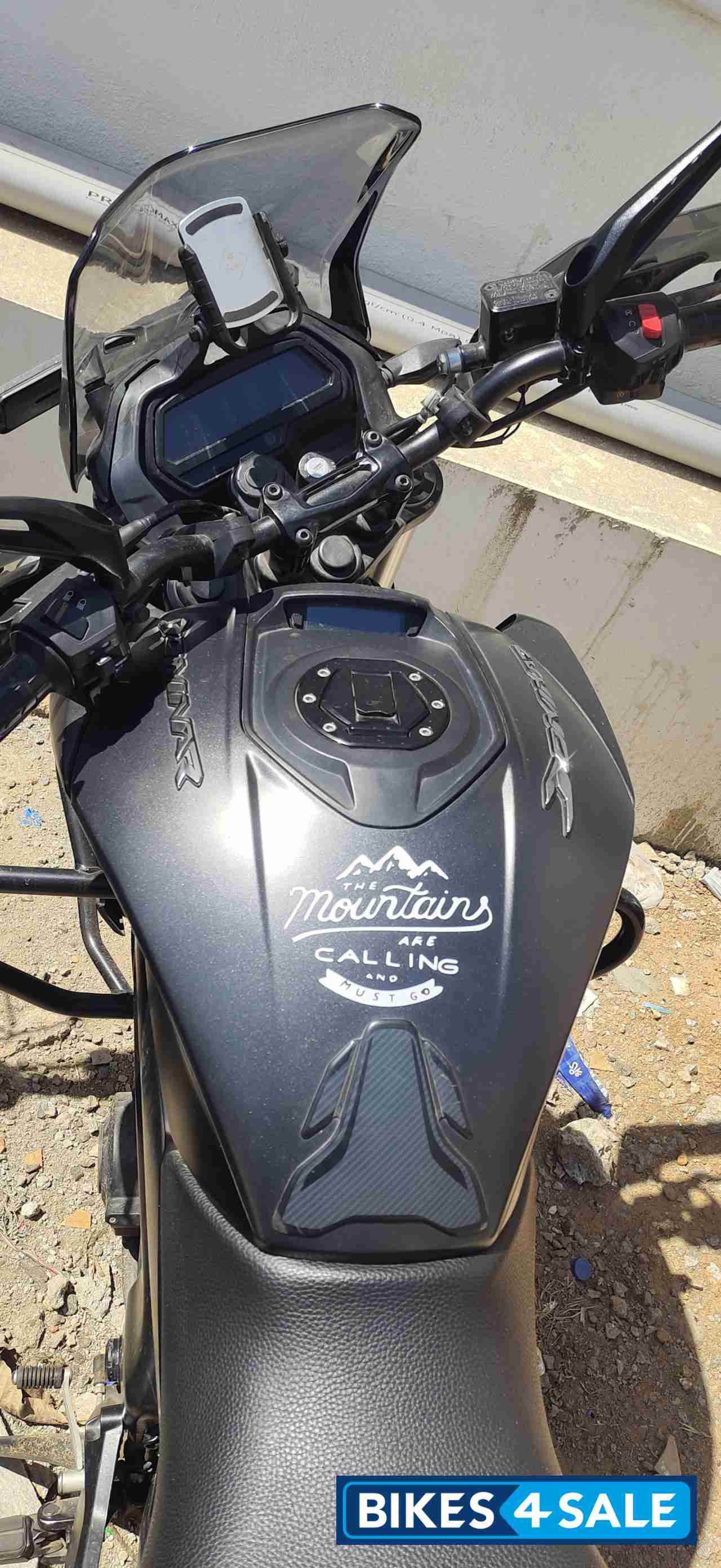 Black Bajaj Dominar 400 ABS BS6