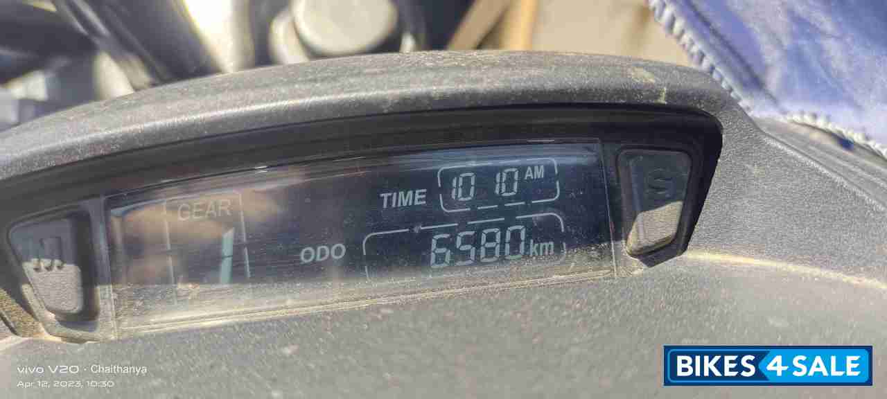 Black Bajaj Dominar 400 ABS BS6