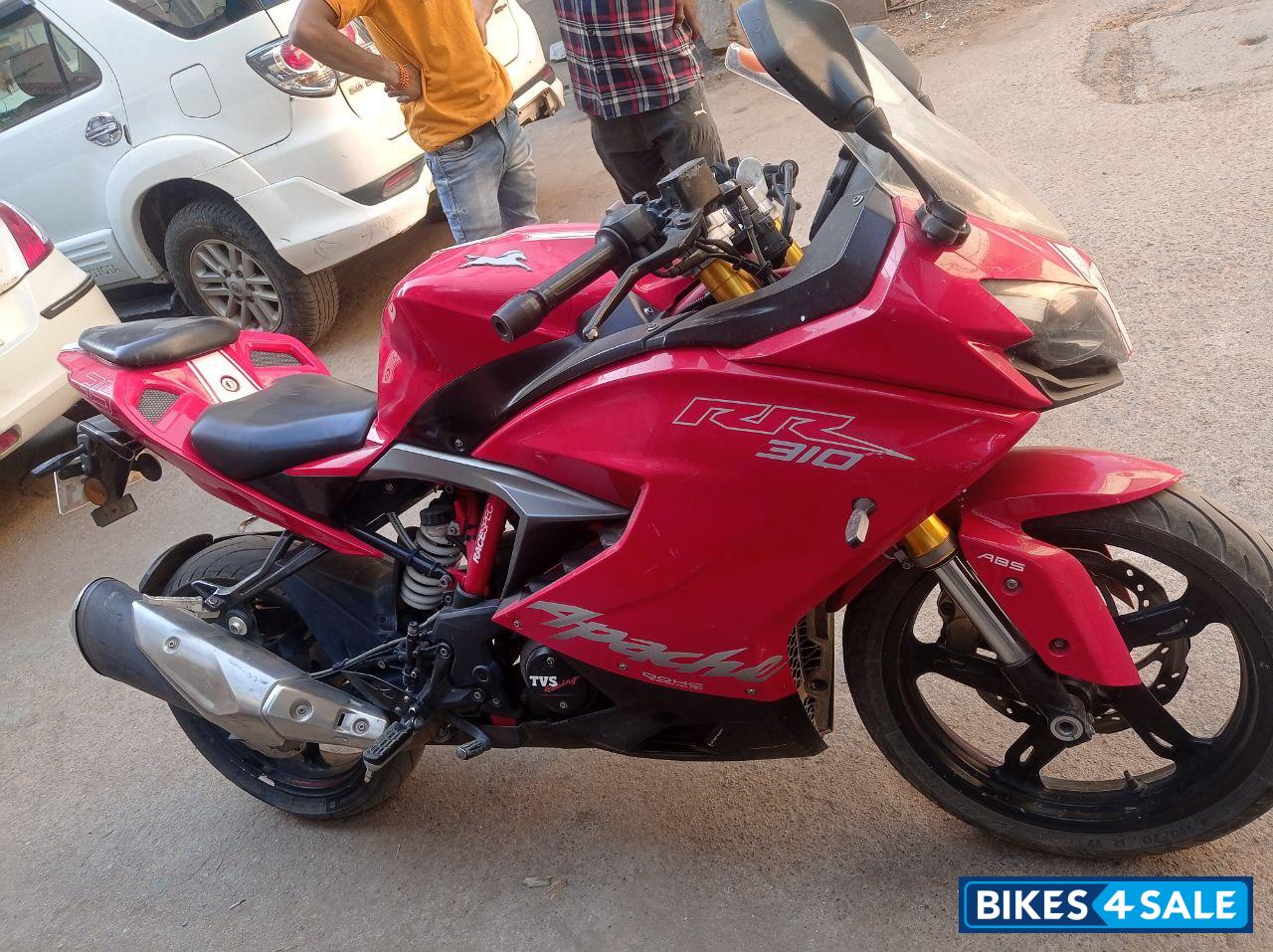Red TVS Apache RR 310