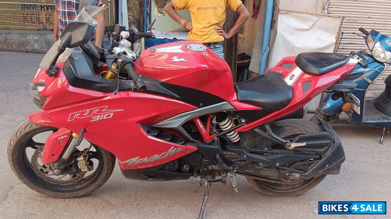 Red TVS Apache RR 310