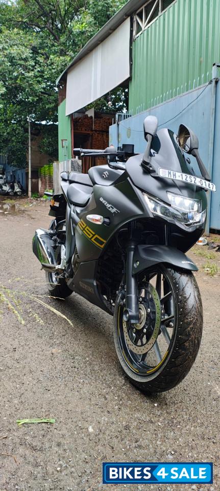 Matte Black Suzuki Gixxer SF BS6