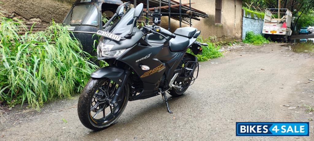 Matte Black Suzuki Gixxer SF BS6