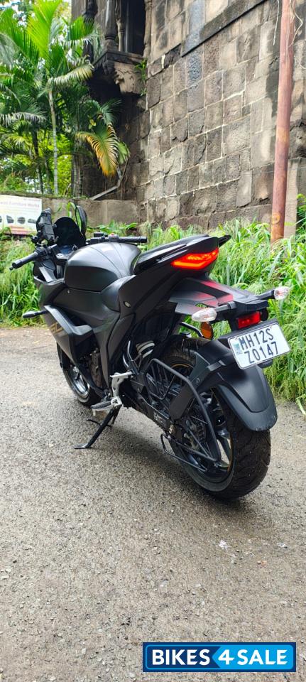 Matte Black Suzuki Gixxer SF BS6