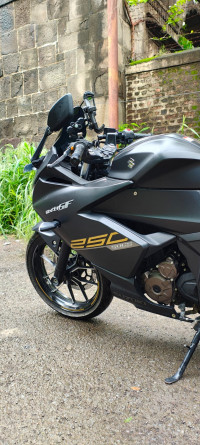 Matte Black Suzuki Gixxer SF BS6