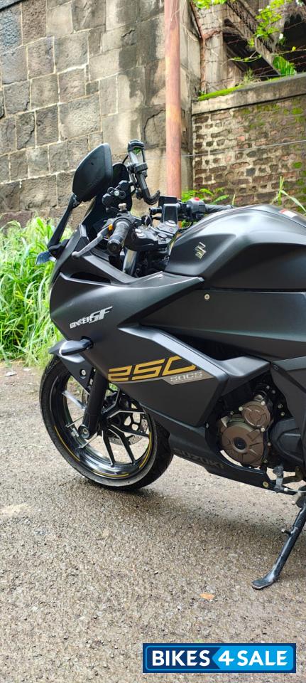 Matte Black Suzuki Gixxer SF BS6