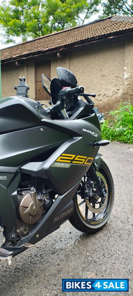 Matte Black Suzuki Gixxer SF BS6