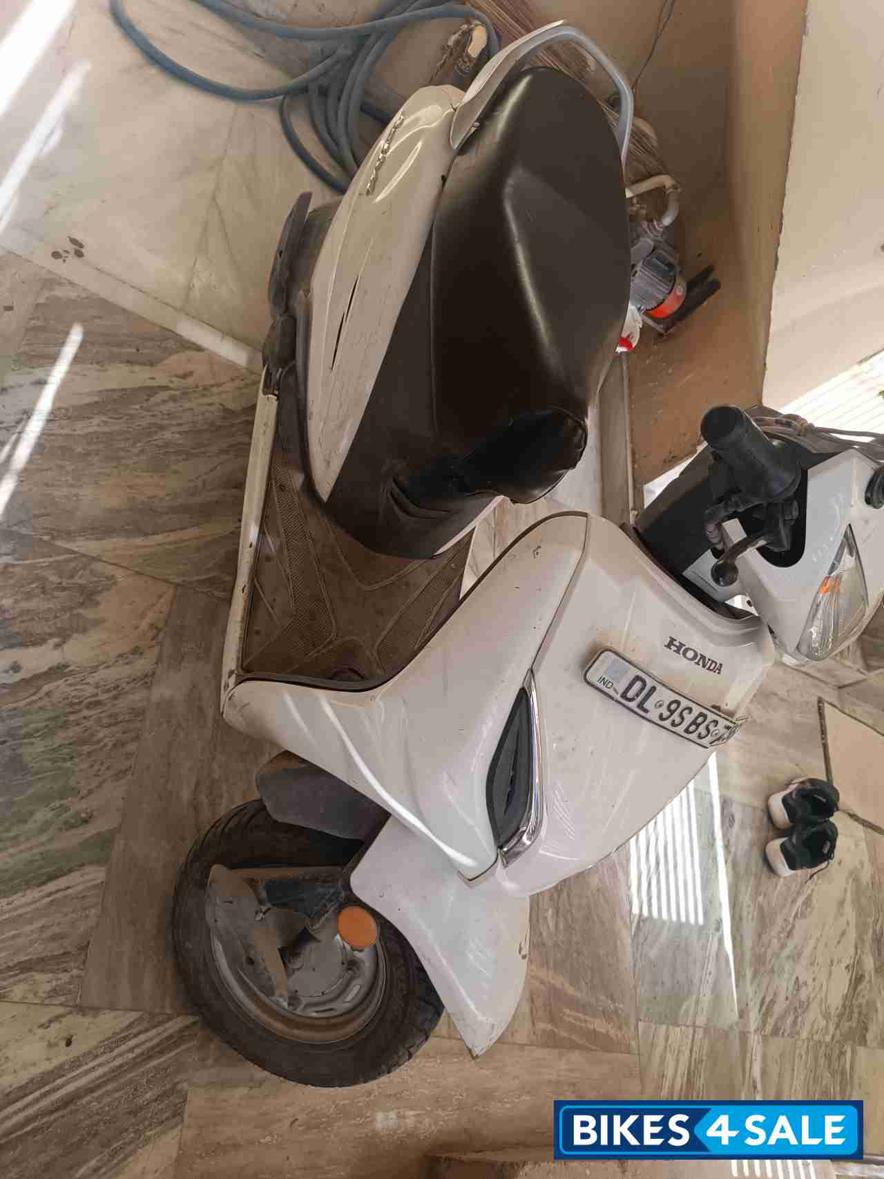 White Honda Activa 5G
