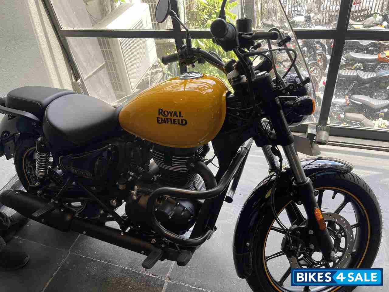 Royal Enfield Meteor 350 Fireball