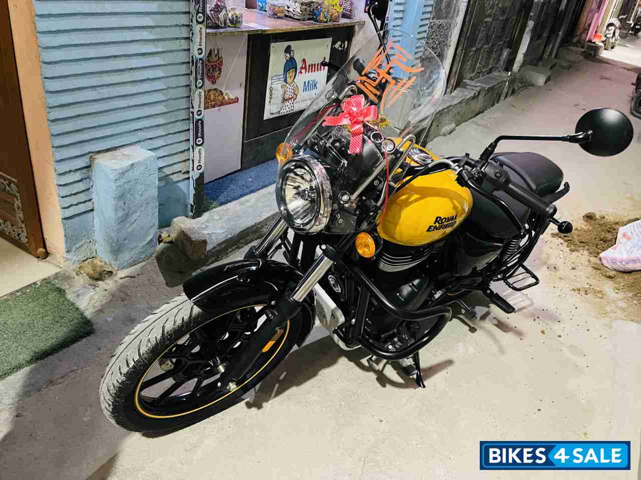 Royal Enfield Meteor 350 Fireball