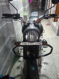 Jet Black Royal Enfield Bullet 350 ES BS6
