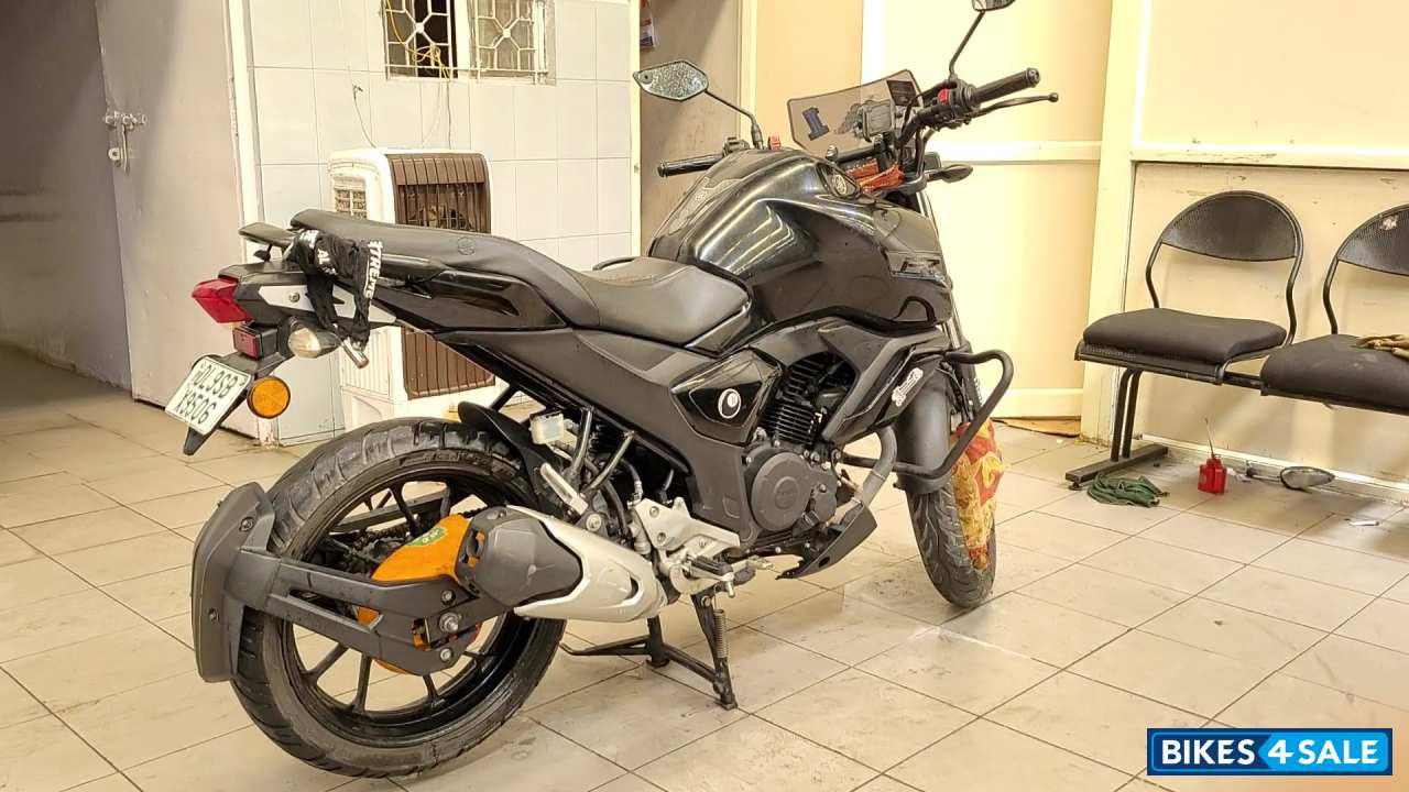 Black Yamaha FZ FI V3 BS6