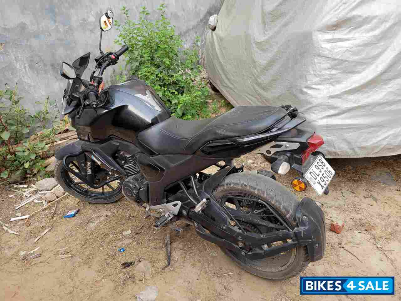 Black Yamaha FZ FI V3 BS6