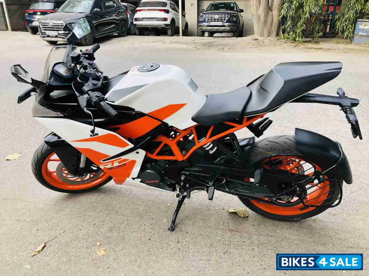 White And Orange KTM RC 200 White And Orange KTM RC 200