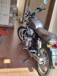 Silver Spectra Royal Enfield Interceptor 650 Twin