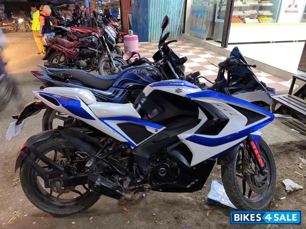Bajaj Pulsar RS 200