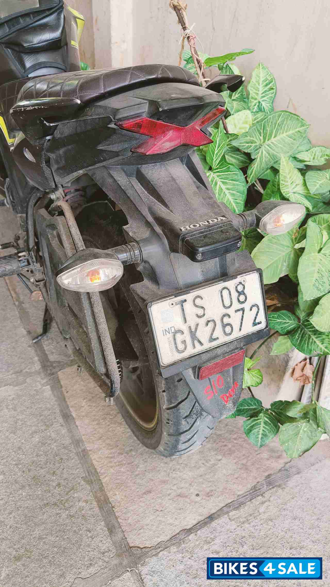 Honda CB Hornet 160R