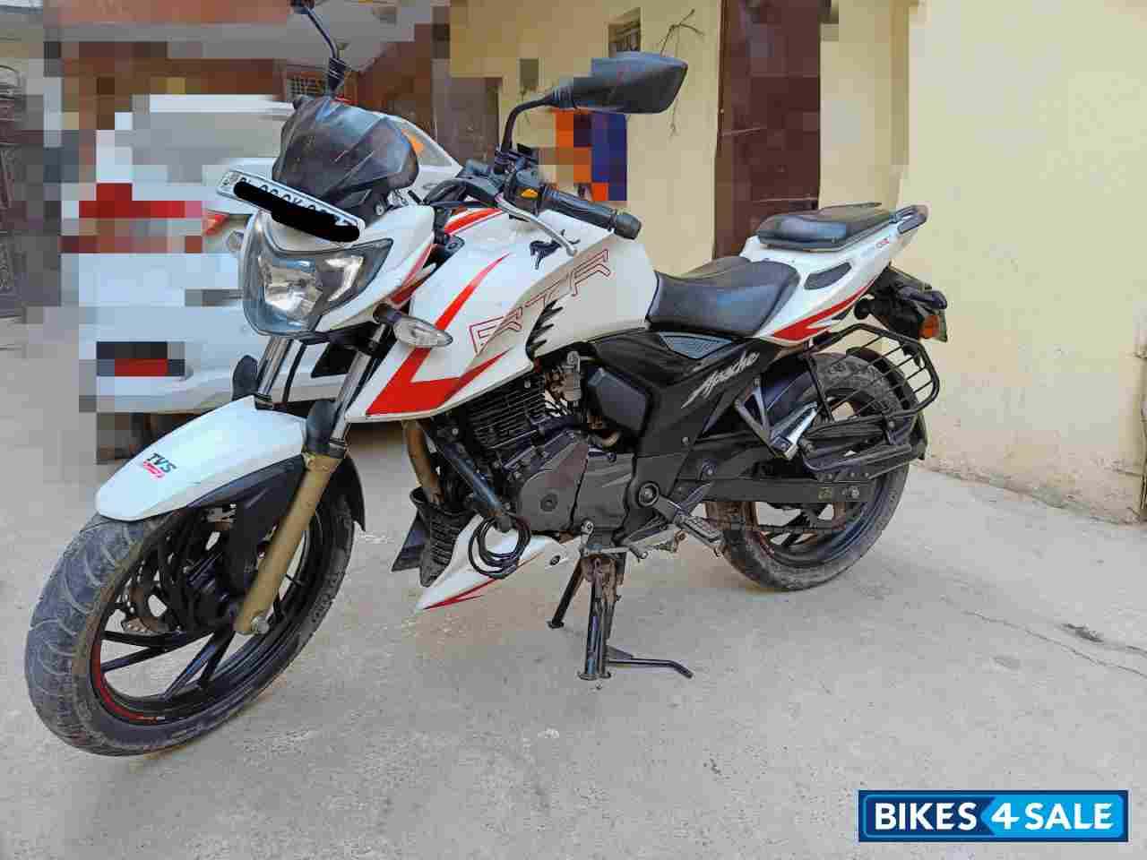 TVS Apache RTR 200 4V