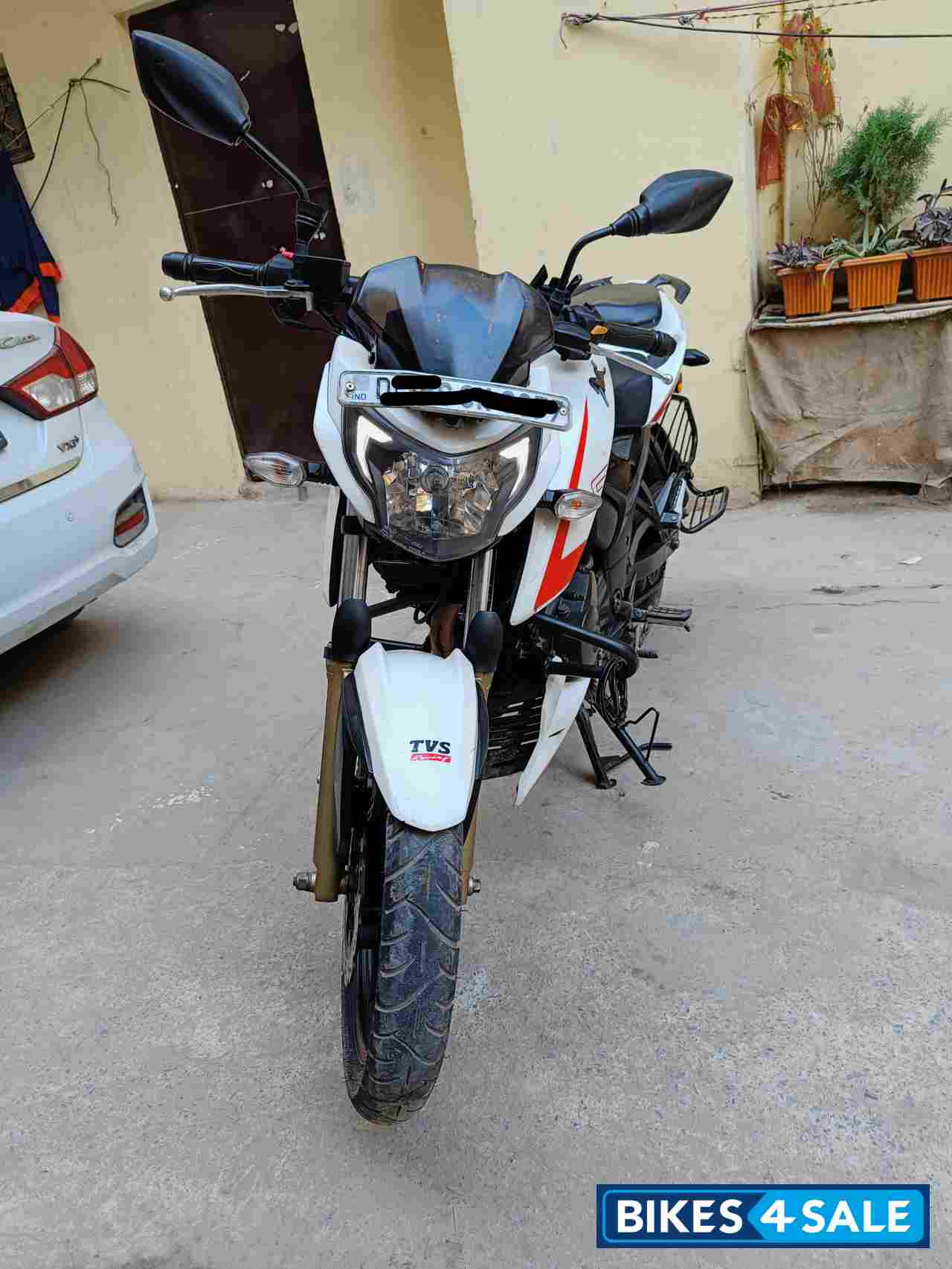 TVS Apache RTR 200 4V