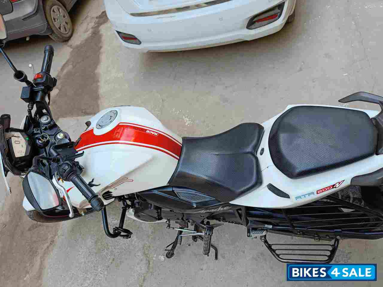 TVS Apache RTR 200 4V