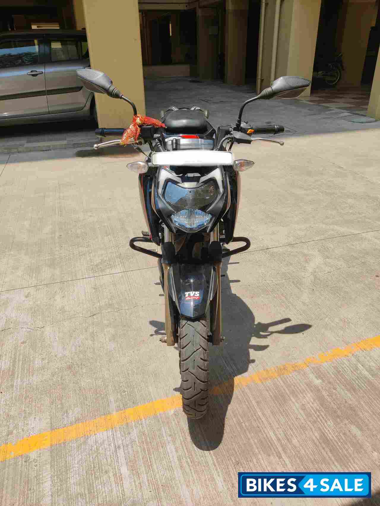 Black TVS Apache RTR 200 4V