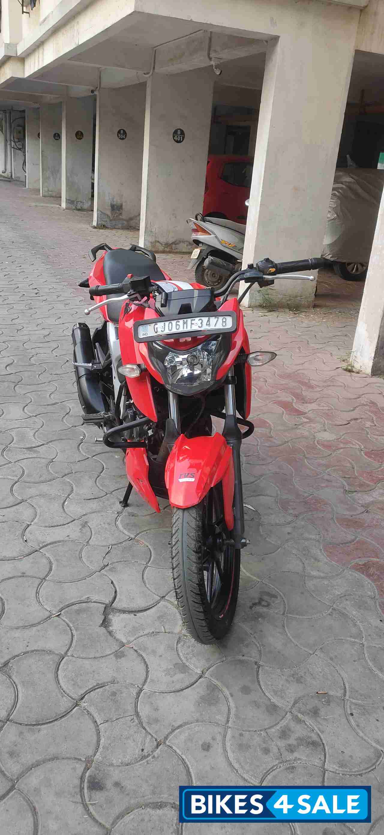 TVS Apache RTR 160 4V