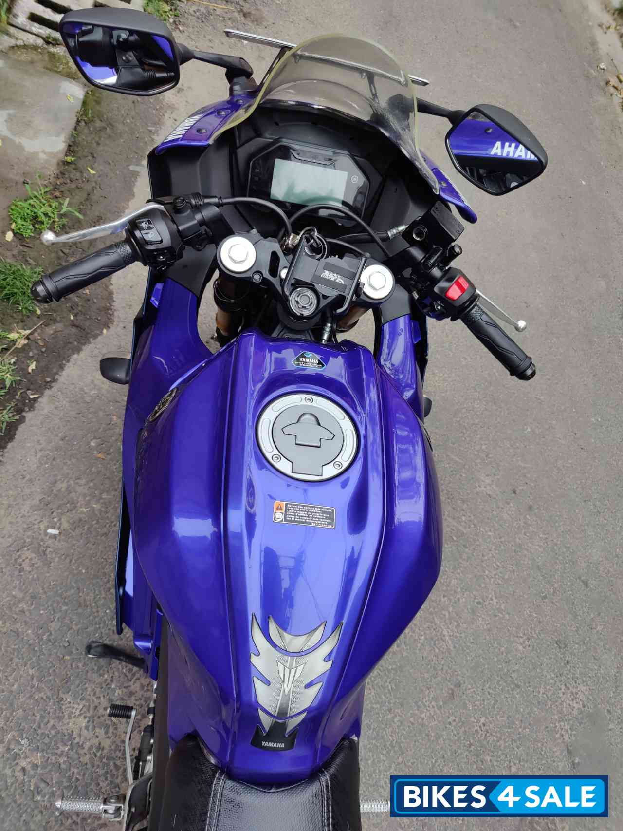Yamaha R15 V4
