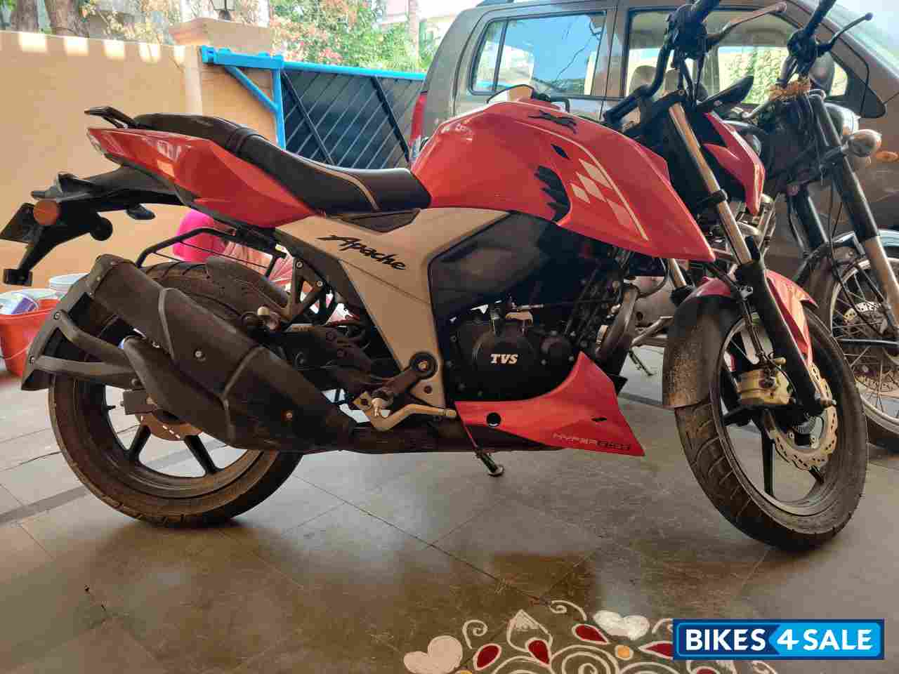 TVS Apache RTR 160 4V BS6