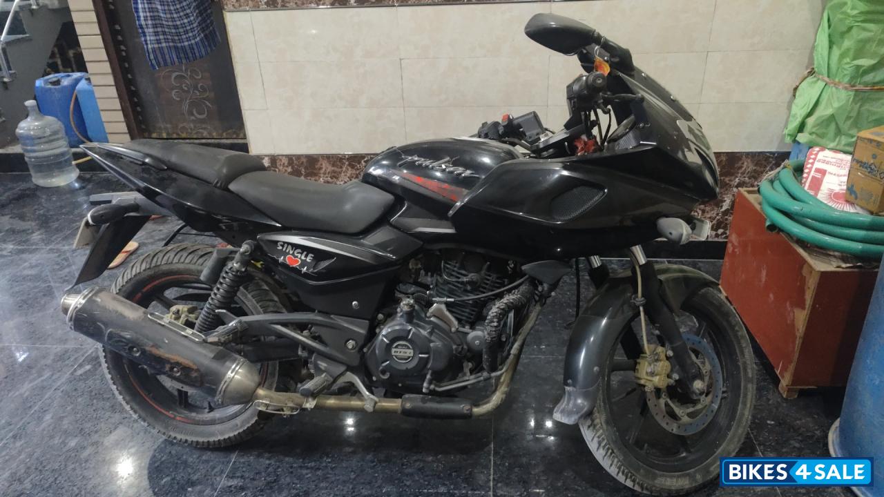 Bajaj Pulsar 220F BS6