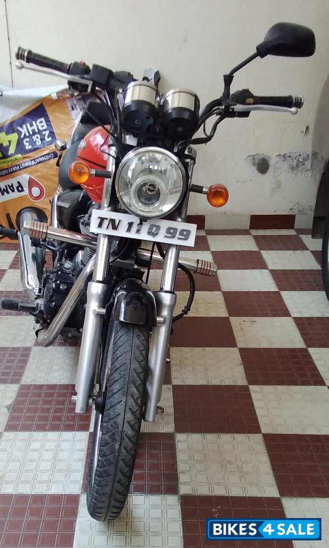 Red Royal Enfield Thunderbird TwinSpark 350