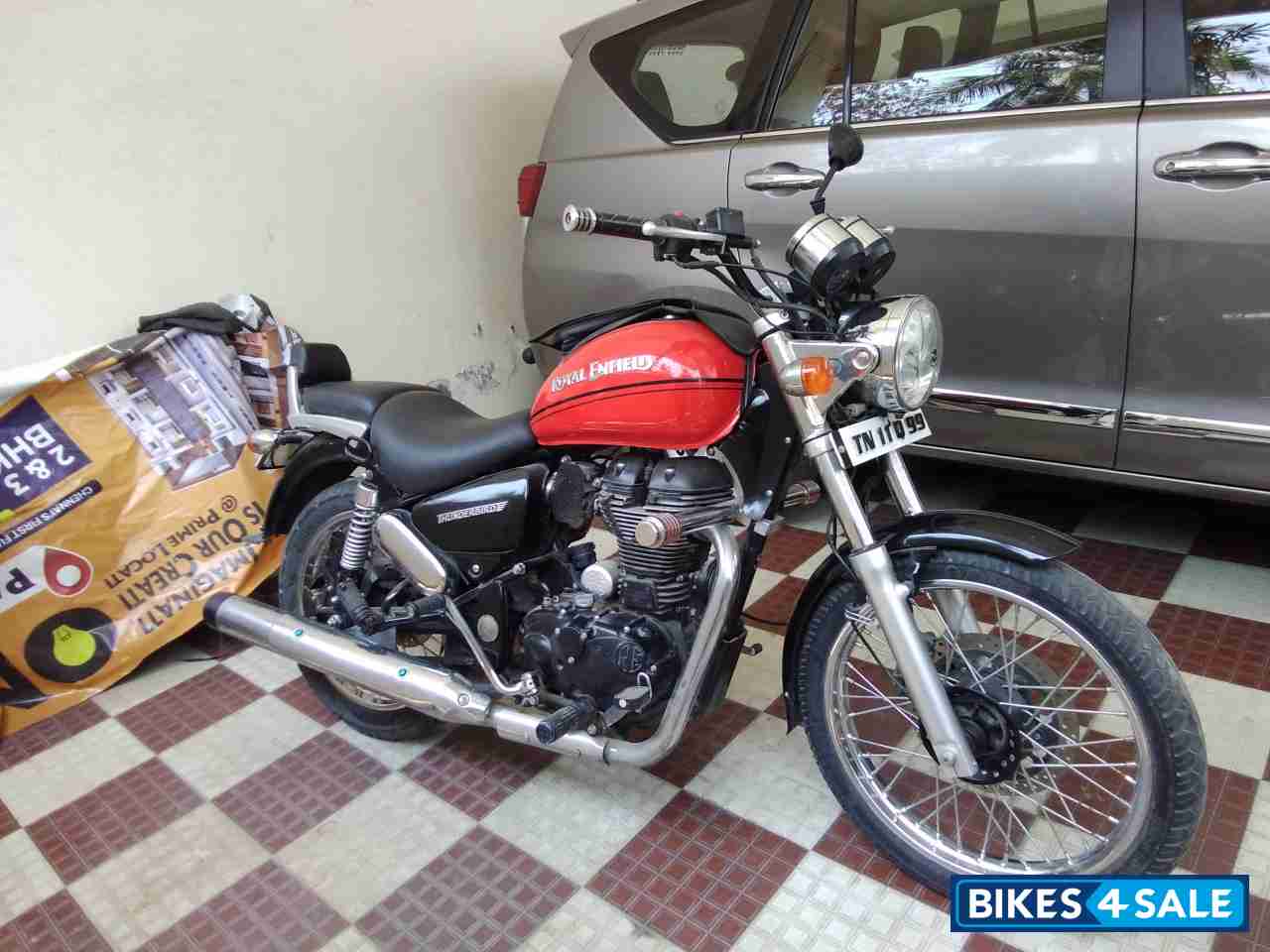 Red Royal Enfield Thunderbird TwinSpark 350