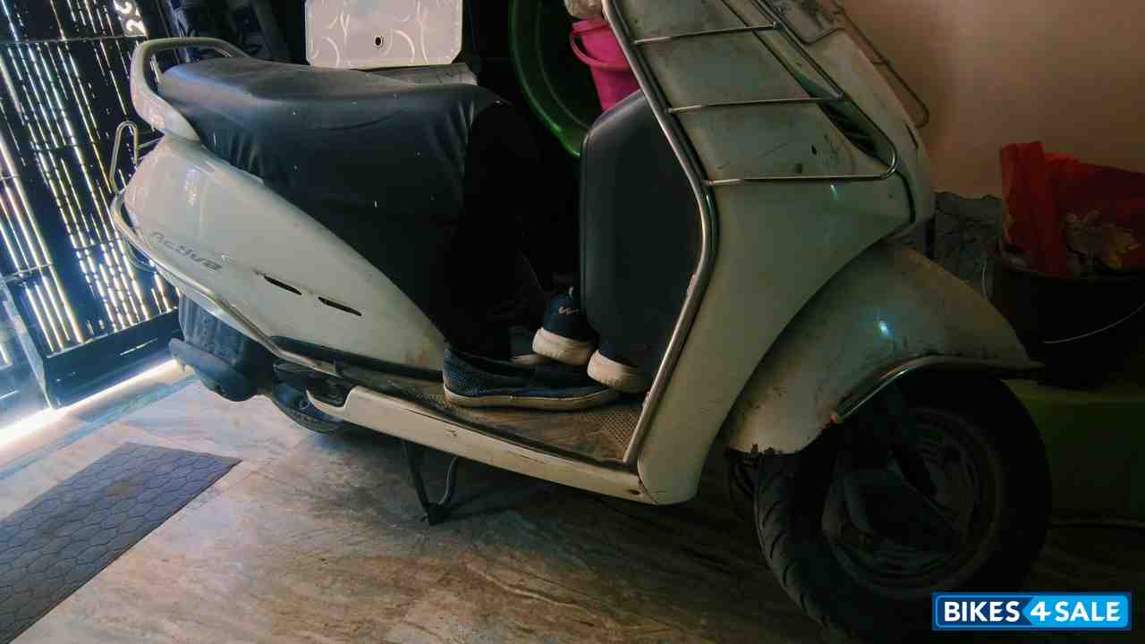 White Honda Activa
